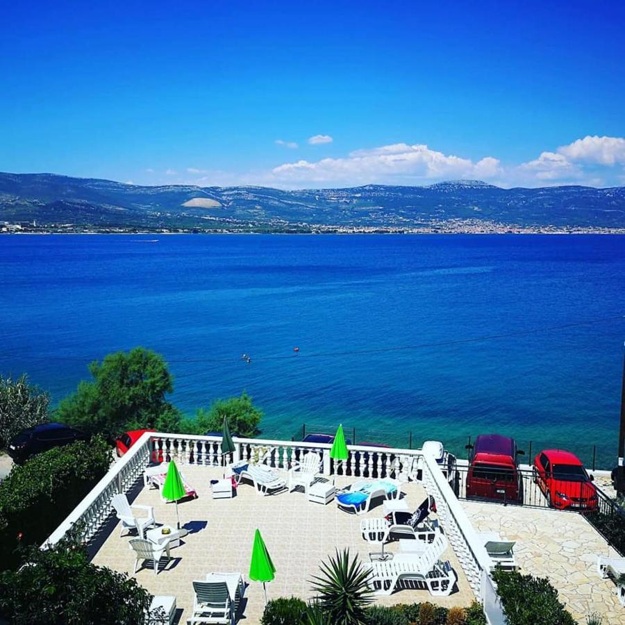 Villa Fjaba - By The Sea - With The Big Terraces & Great Sea View 特罗吉尔 外观 照片