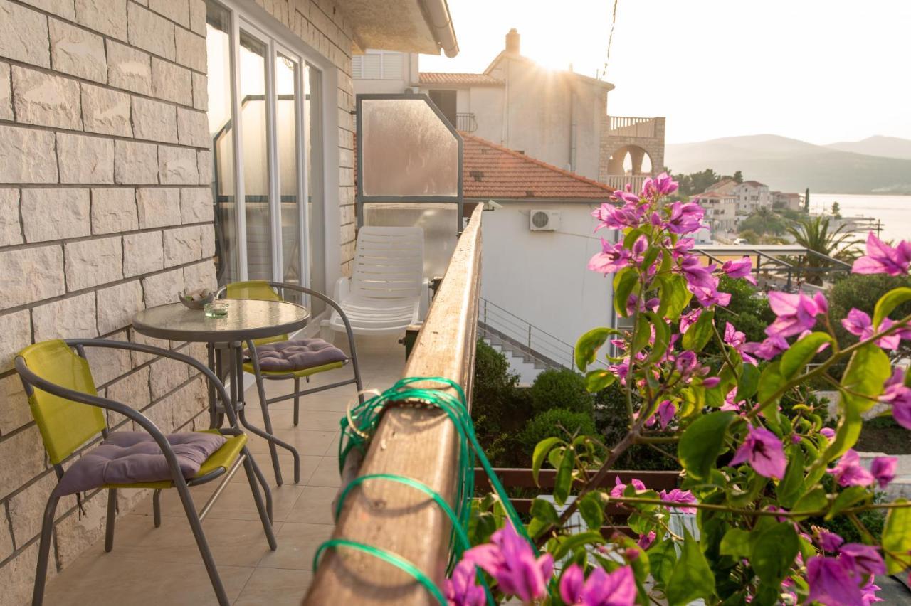 Villa Fjaba - By The Sea - With The Big Terraces & Great Sea View 特罗吉尔 外观 照片