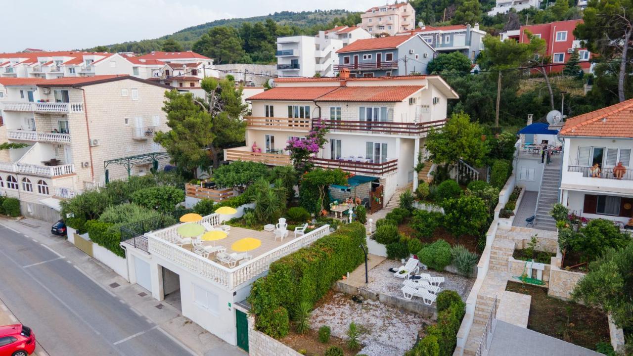 Villa Fjaba - By The Sea - With The Big Terraces & Great Sea View 特罗吉尔 外观 照片